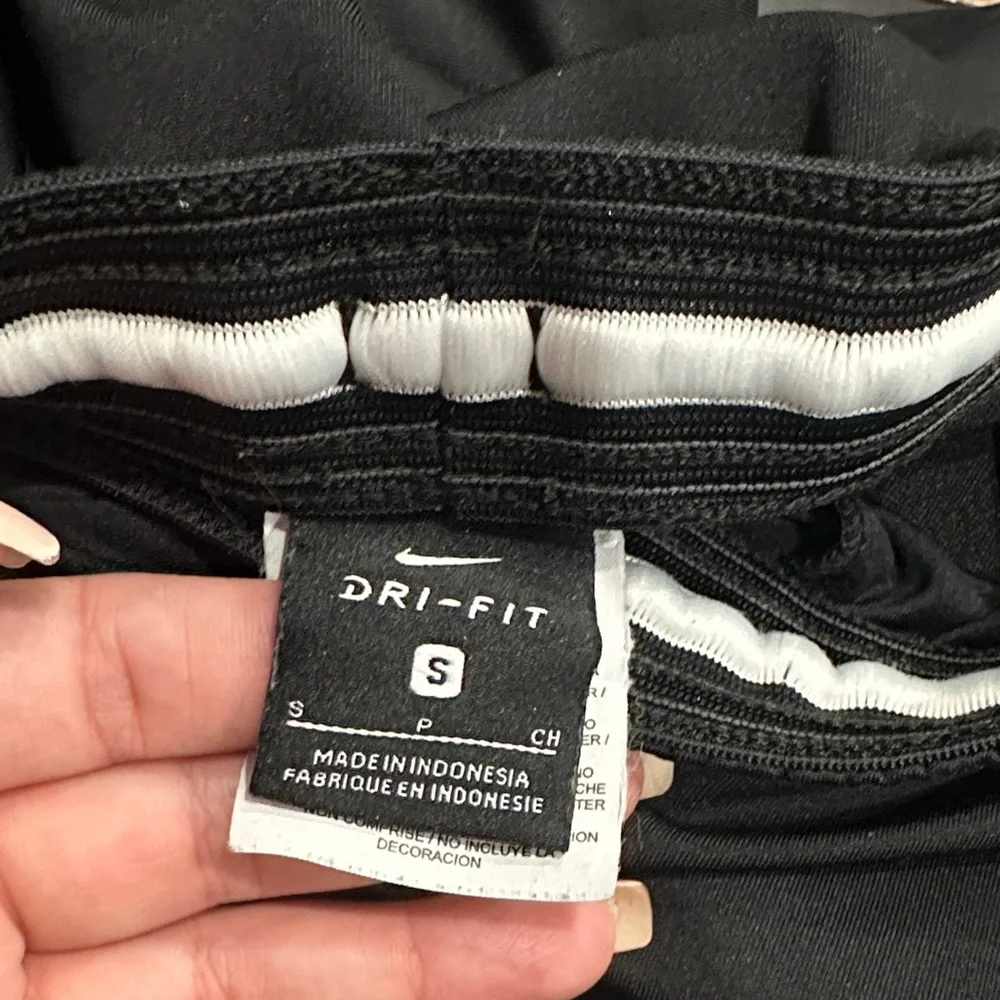 Nike Black athletic pants zipper pockets size small